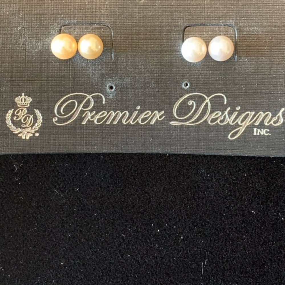 Pearl earring set